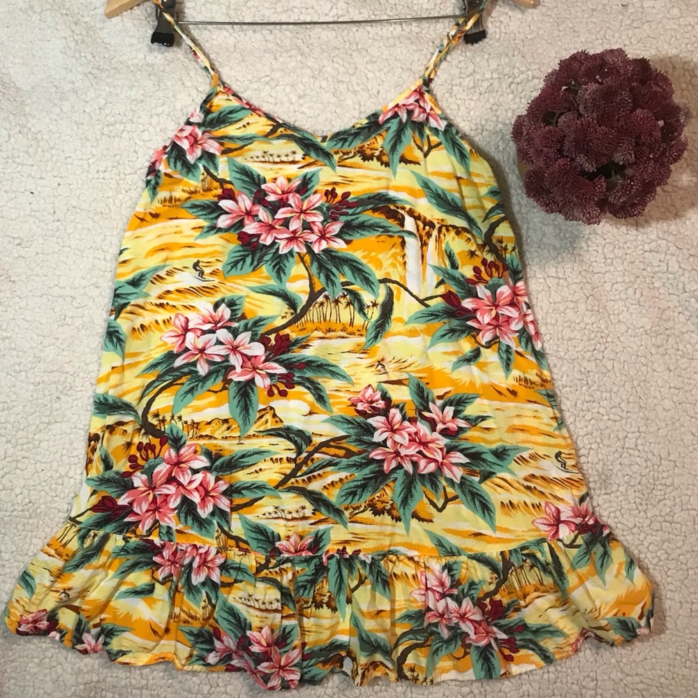 Tropical top